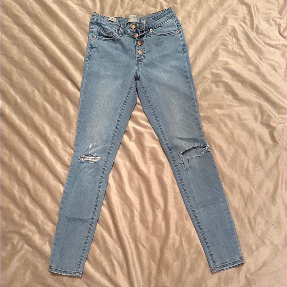 Universal Thread Denim Blue Skinny Jeans